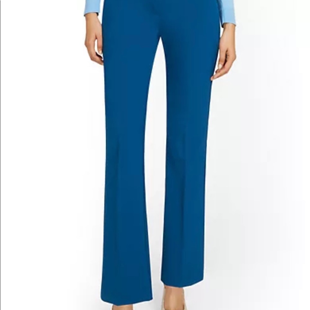 Mid Rise Bootcut new w/o tags - Picture 2 of 2